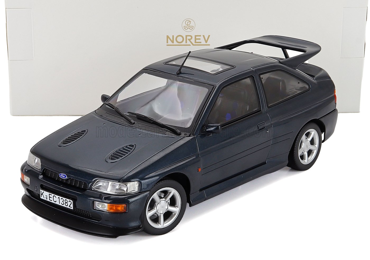 Ford Escort Cosworth 1:18