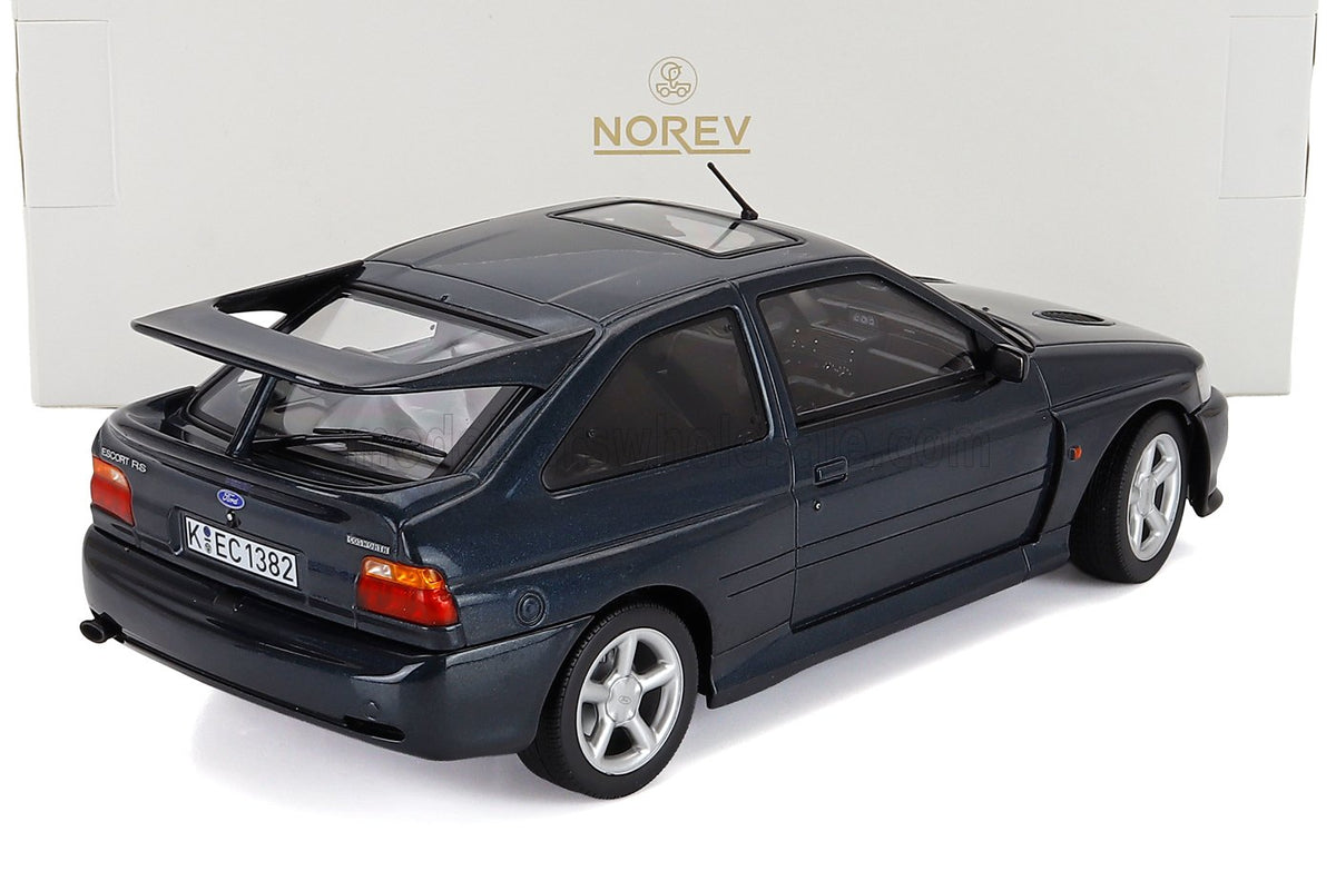 Ford Escort Cosworth 1:18