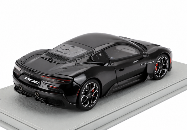 Maserati MC20 Sort 1:18