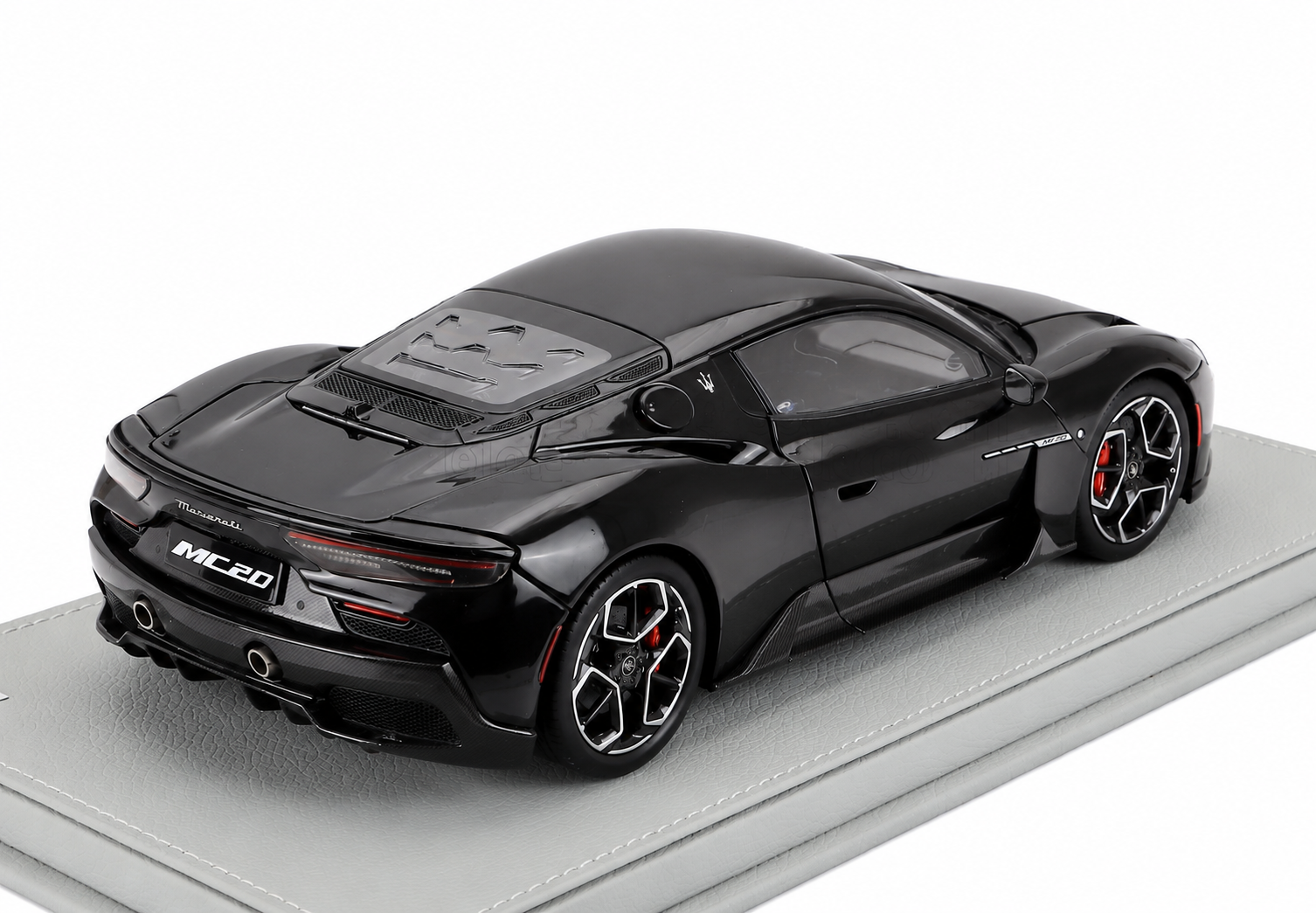 Maserati MC20 Sort 1:18
