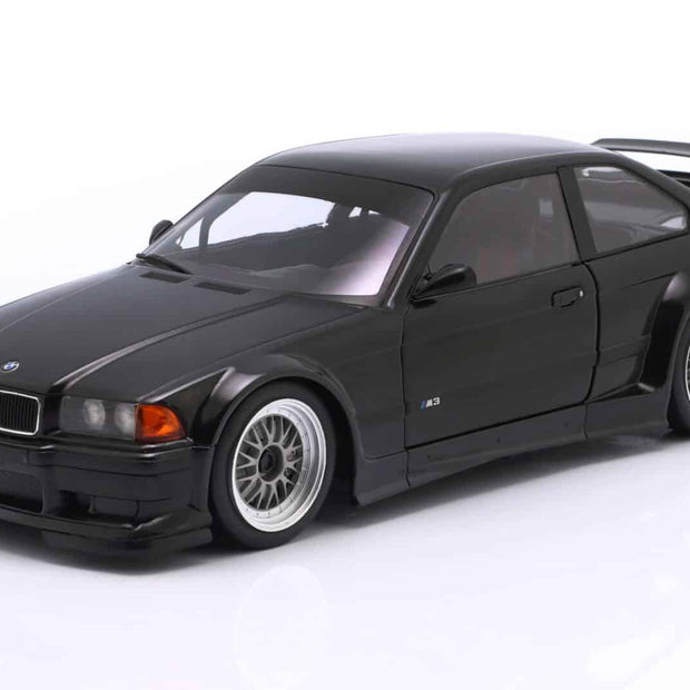 BMW M3 GTR e36 1993 - Modellbil 1:18